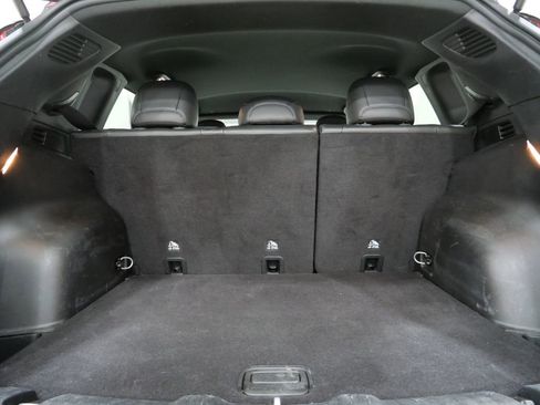 Used 2025 Jeep Compass Limited image 25