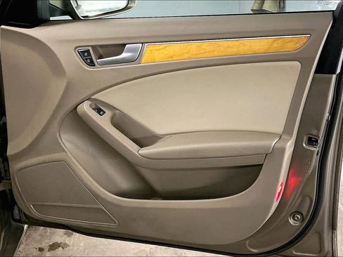 Used 2010 Audi A4 2.0T Premium image 25