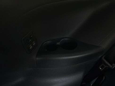 Used 2025 Toyota Sienna XSE AWD/4WD image 23