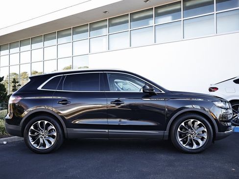 Used 2021 Lincoln Nautilus Reserve image 4