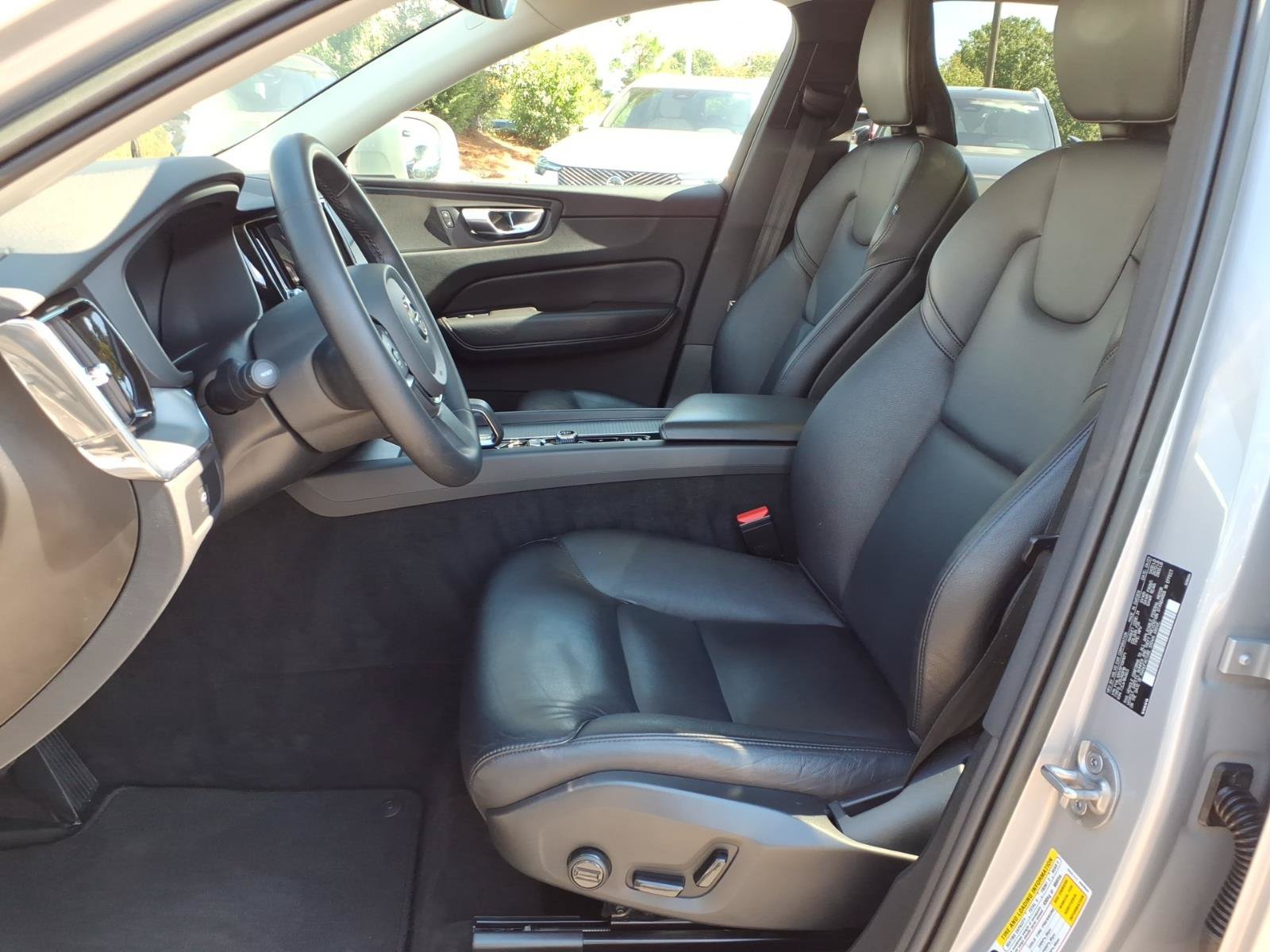 Certified 2023 Volvo XC60 B5 Core w/ Climate Package AWD/4WD image 19