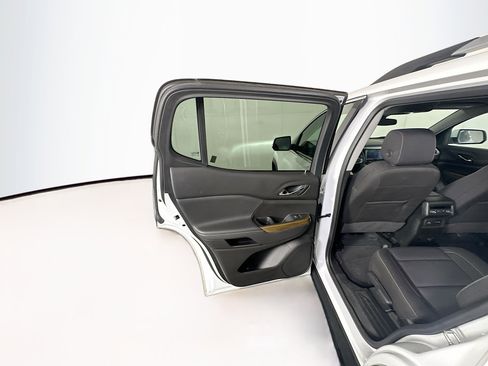 Used 2023 GMC Acadia SLE w/ Driver Convenience Package image 27