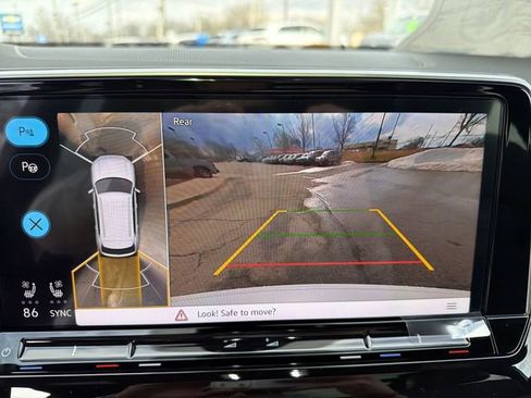 New 2026 Volkswagen Atlas Cross Sport SEL Premium R-Line image 18