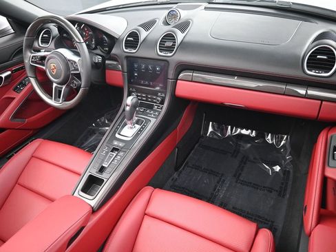 Certified 2025 Porsche 718 Boxster GTS image 31