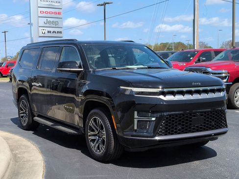 New 2026 Jeep Grand Wagoneer L 4WD image 3