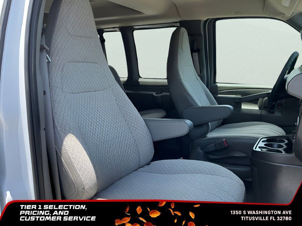 Used 2025 Chevrolet Express 3500 LT w/ LT Preferred Equipment Group RWD image 14