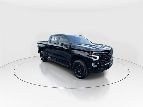 Used 2025 Chevrolet Silverado 1500 LT Trail Boss w/ Convenience Package II AWD/4WD image 2