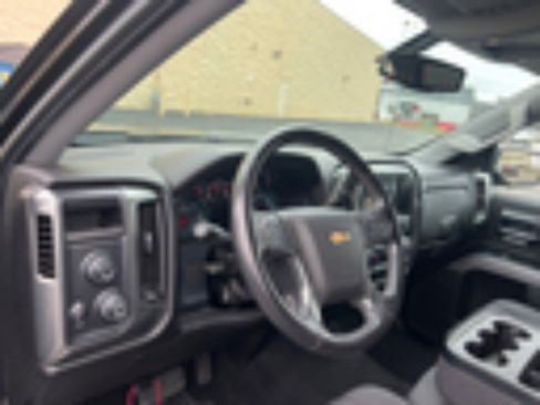 Used 2018 Chevrolet Silverado 1500 LT w/ LPO, Black Pack image 5