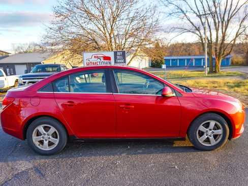 Used 2013 Chevrolet Cruze LT image 2