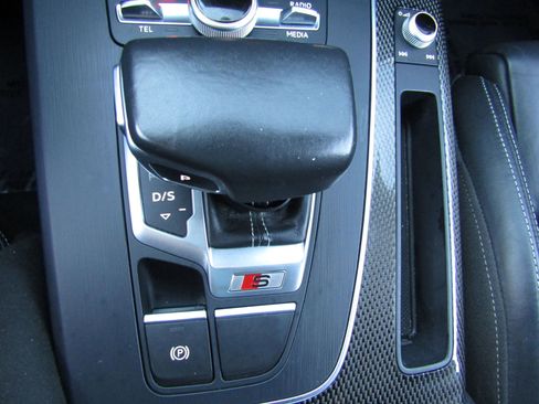 Used 2018 Audi SQ5 Premium Plus w/ S Sport Package image 34