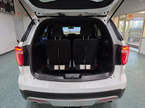 Used 2016 Ford Explorer XLT image 22
