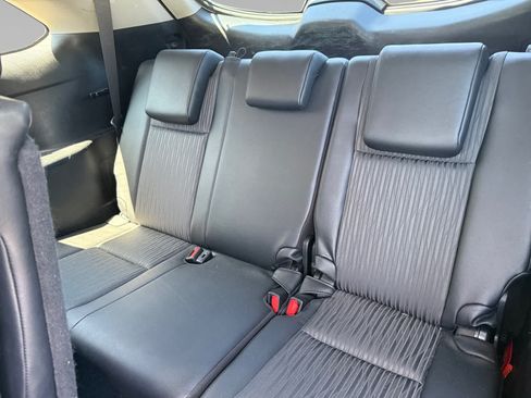 Used 2019 Toyota Highlander Plus AWD/4WD image 22