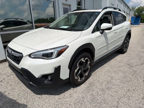 Used 2022 Subaru Crosstrek 2.5i Limited w/ Moonroof Package 2 AWD/4WD image 3