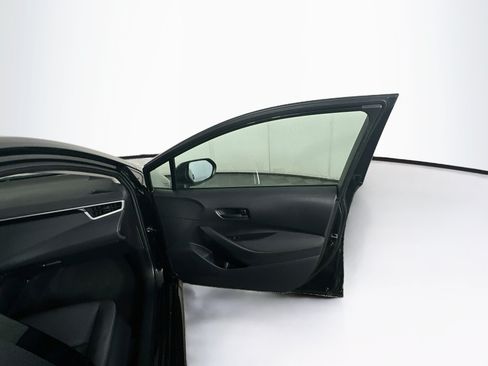 Used 2025 Toyota Corolla LE FWD image 29