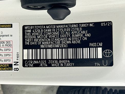 Used 2021 Toyota C-HR Limited FWD image 30