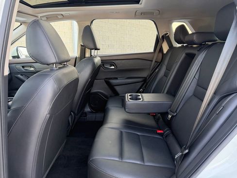 Used 2023 Nissan Rogue SL image 14