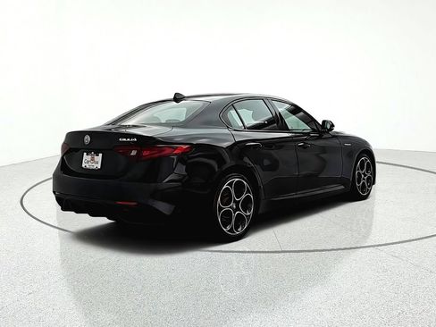 Used 2023 Alfa Romeo Giulia Veloce AWD/4WD image 6