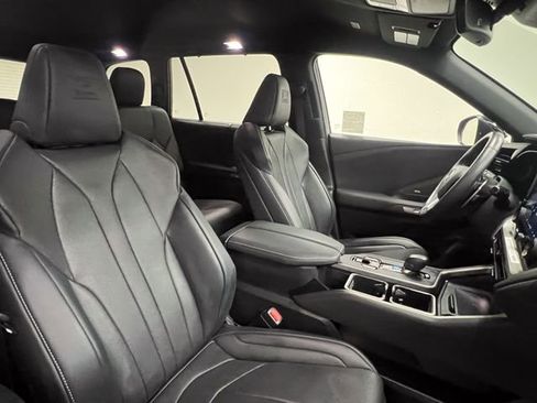 Certified 2025 Lexus TX 500h AWD w/ Technology Package image 11