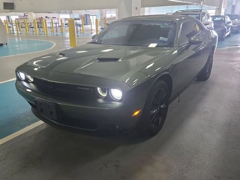Used 2021 Dodge Challenger SXT w/ Driver Convenience Group AWD/4WD image 2