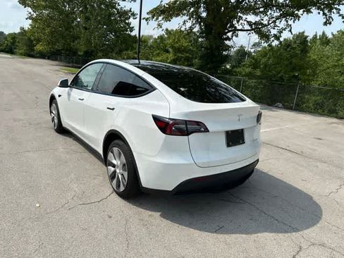 Used 2021 Tesla Model Y Long Range AWD/4WD image 18