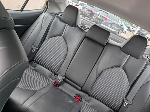 Used 2023 Toyota Camry SE FWD image 12