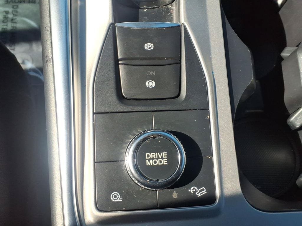 Used 2023 Ford Explorer XLT w/ Equipment Group 202A AWD/4WD image 25