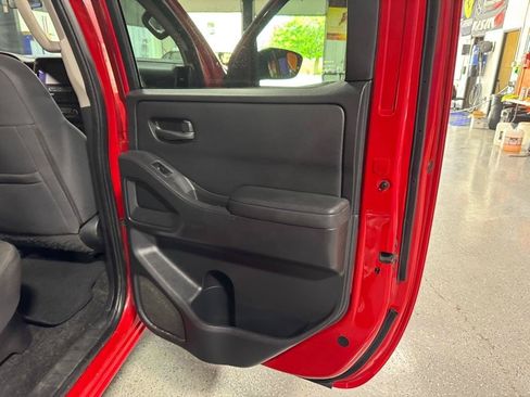 Used 2022 Nissan Frontier S w/ Technology Package AWD/4WD image 18