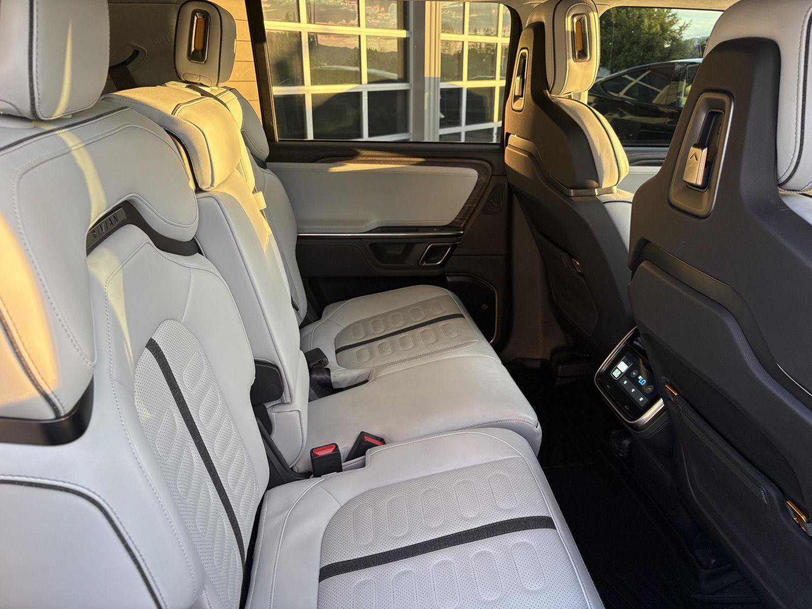 Used 2024 Rivian R1S Adventure Dual AWD/4WD image 21