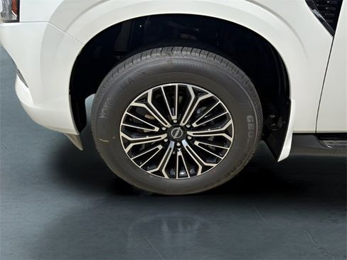 New 2025 Nissan Armada Platinum w/ Convenience Package image 3