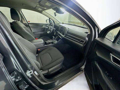 Used 2024 Kia Sportage LX image 29