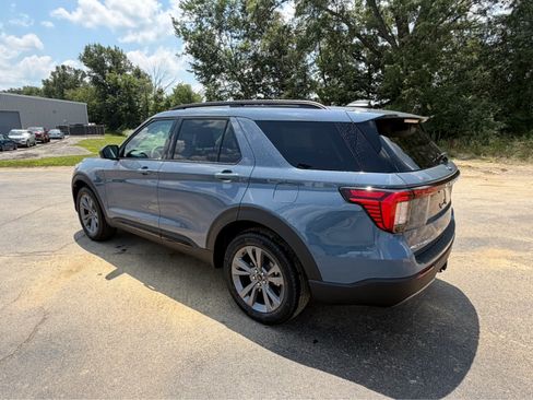New 2026 Ford Explorer Active w/ Active Comfort Package AWD/4WD image 4