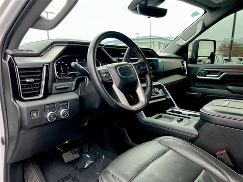Used 2024 GMC Sierra 2500 Denali w/ Denali Reserve Package image 10