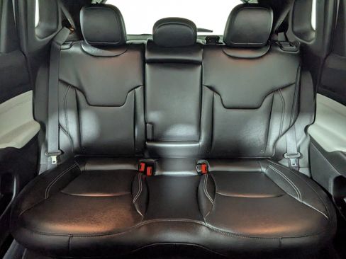 Used 2026 Jeep Compass Limited image 13