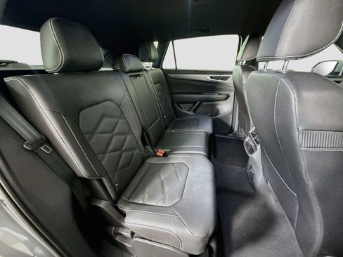 Used 2026 Volkswagen Atlas Cross Sport SE FWD image 27