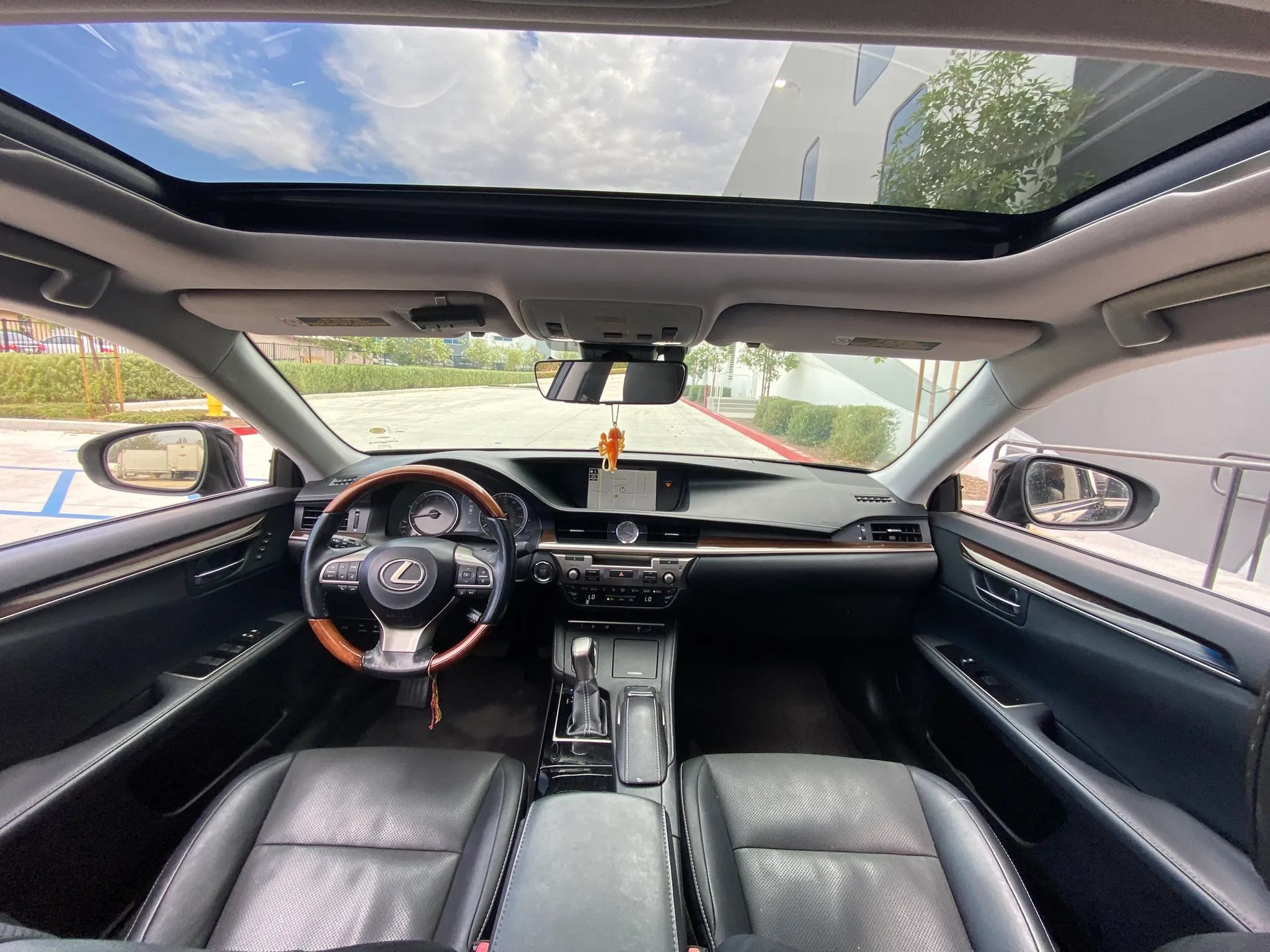 Used 2017 Lexus ES 350 w/ Navigation System Package FWD image 18