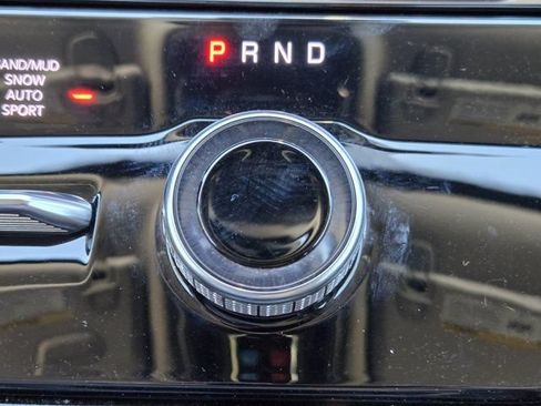 Used 2023 Jeep Grand Cherokee Limited w/ Luxury Tech Group II AWD/4WD image 22