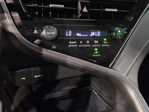 Used 2023 Toyota Camry SE image 30