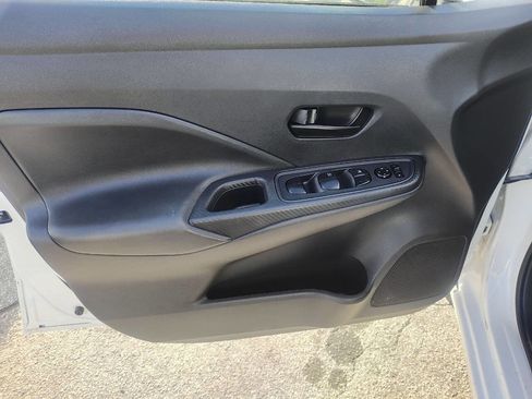 Used 2023 Nissan Versa S w/ Trunk Package FWD image 29