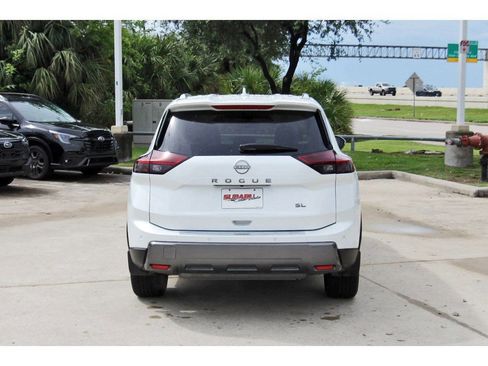 Used 2024 Nissan Rogue SL FWD image 5