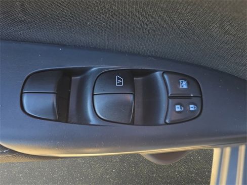 Used 2015 Nissan Sentra SV image 30