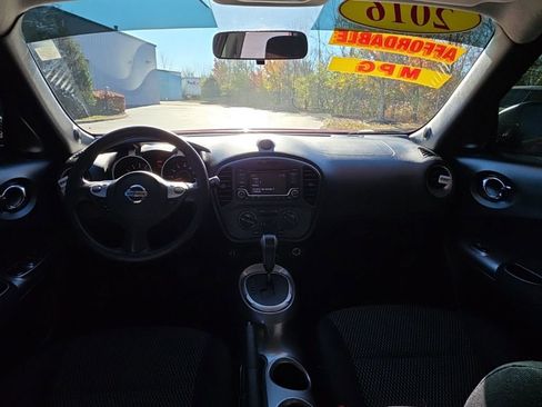 Used 2016 Nissan Juke S image 28