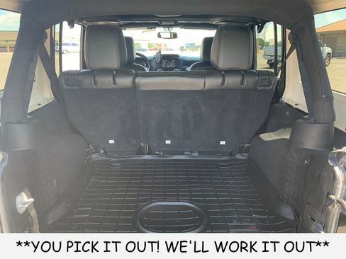 Used 2016 Jeep Wrangler Unlimited Rubicon AWD/4WD image 9
