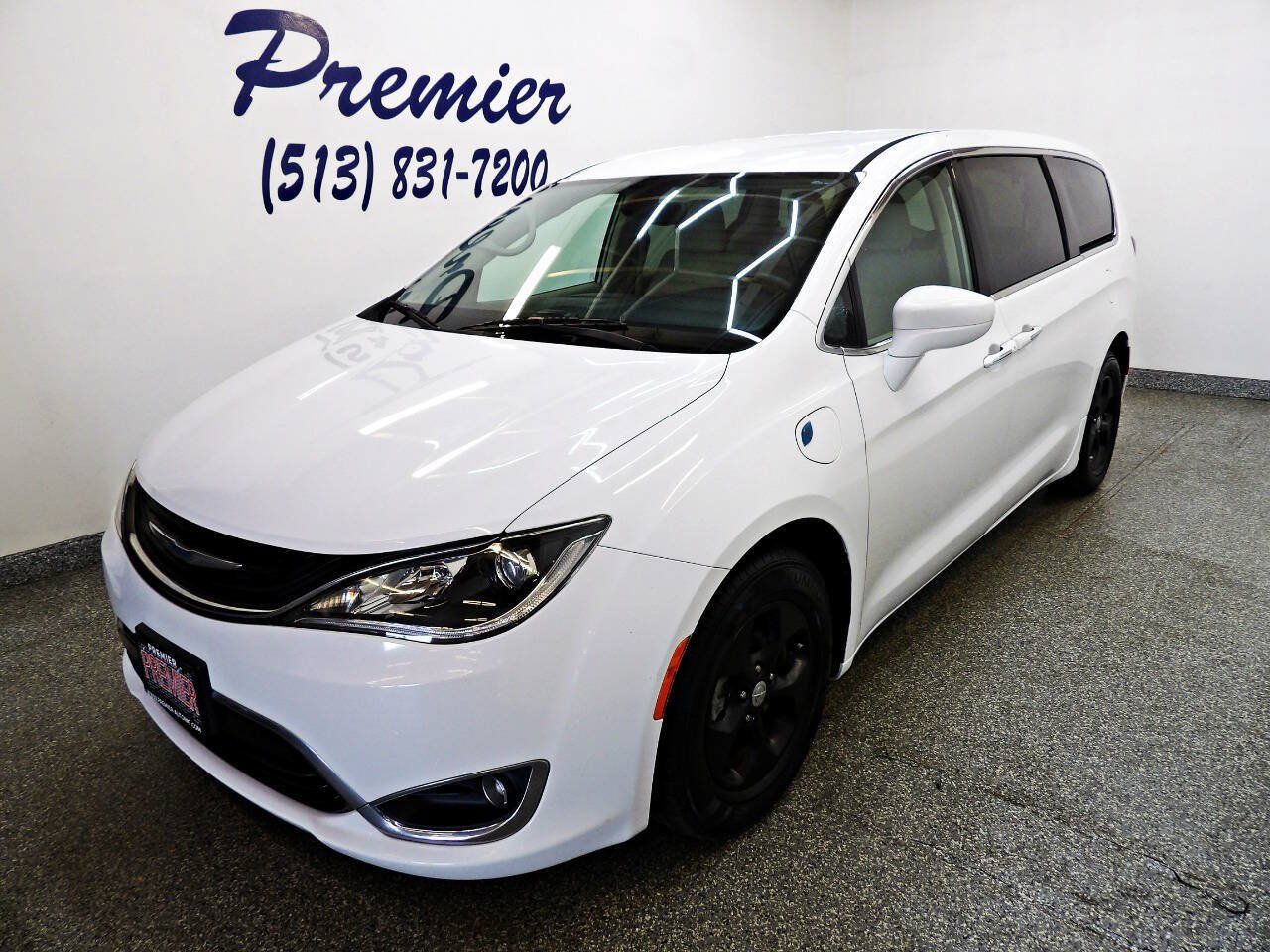 Used 2019 Chrysler Pacifica Touring Plus FWD image 1