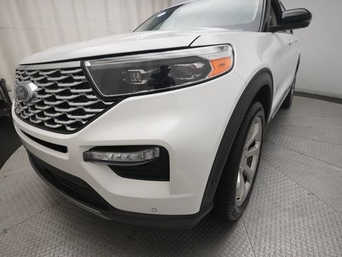 Used 2020 Ford Explorer Platinum w/ Premium Technology Package AWD/4WD image 23