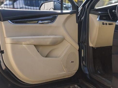 Used 2017 Cadillac XT5 FWD image 30