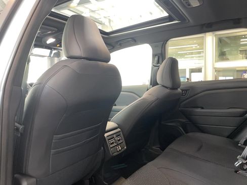 Used 2025 Subaru Forester Premium image 5