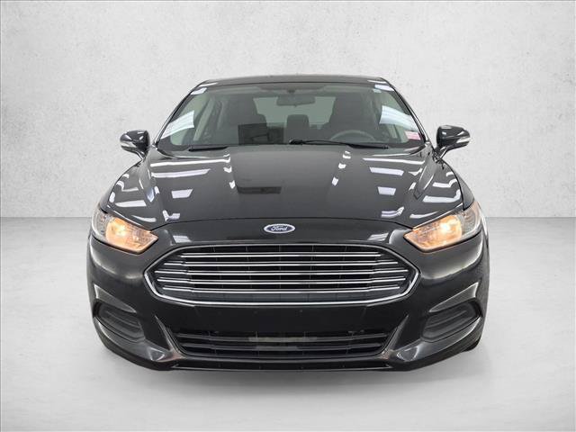 Used 2015 Ford Fusion SE FWD image 2