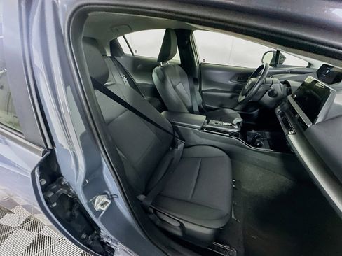 Used 2025 Toyota Prius LE image 30