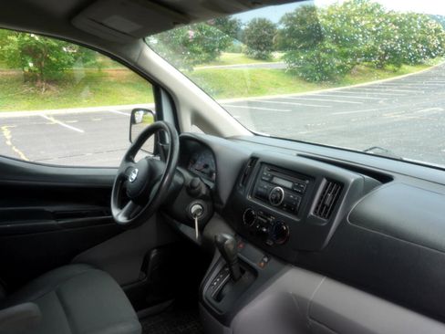 Used 2016 Nissan NV200 S image 18