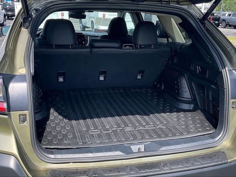 Used 2025 Subaru Outback Touring AWD/4WD image 4